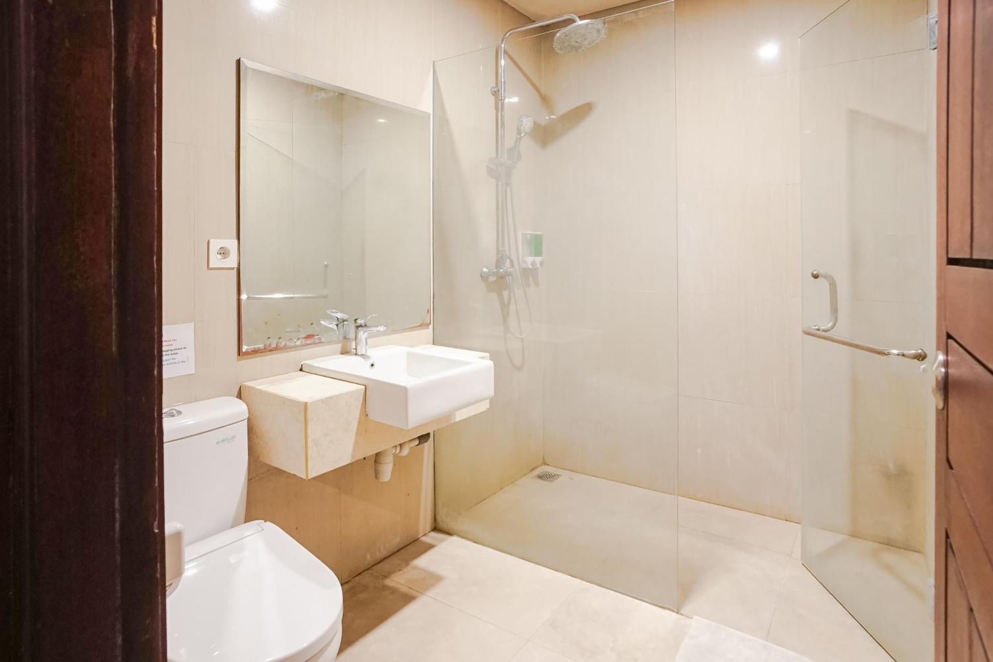 Akarsa Transit Hotel ซานูร์ ภายนอก รูปภาพ