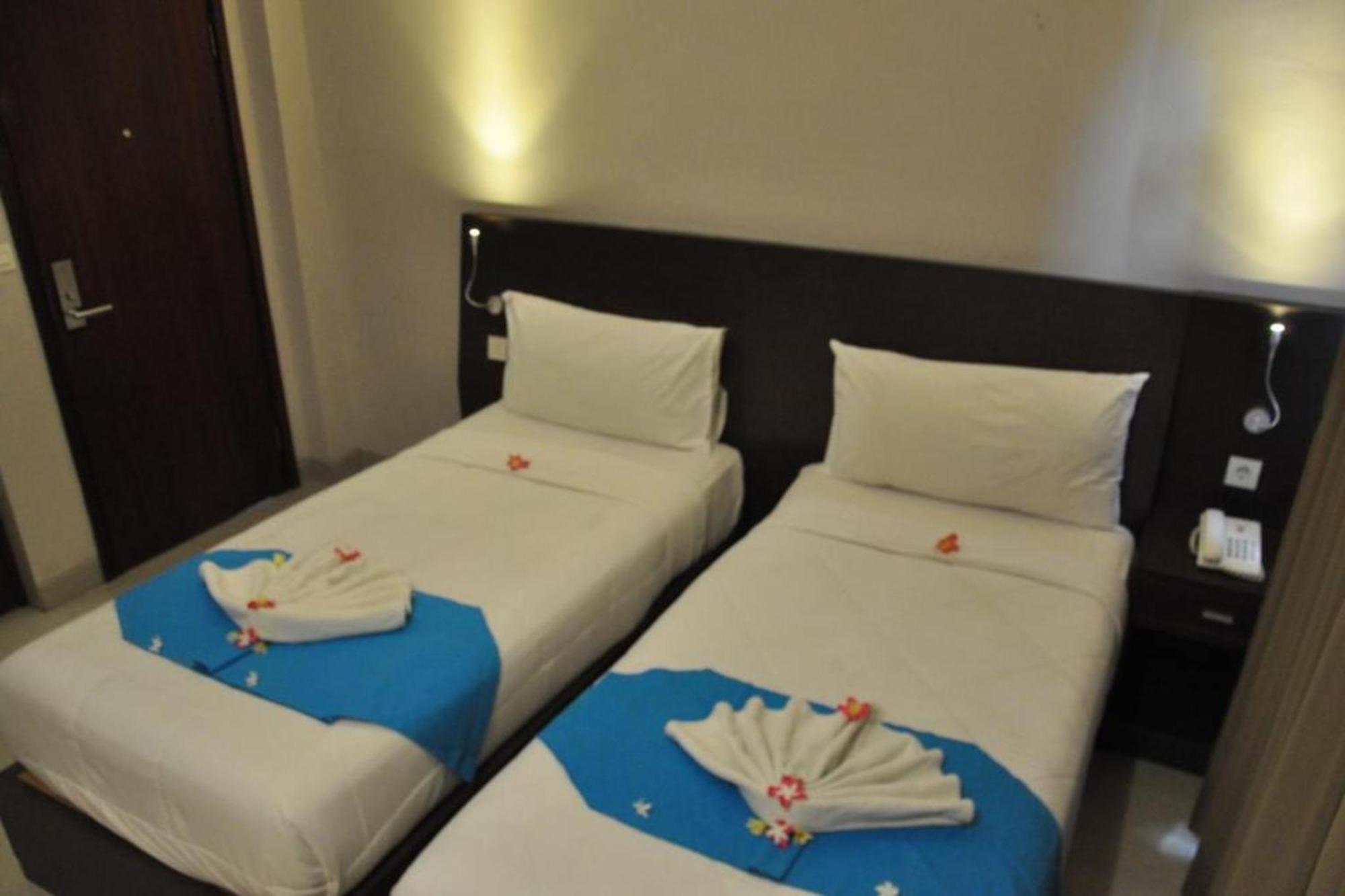 Akarsa Transit Hotel ซานูร์ ภายนอก รูปภาพ